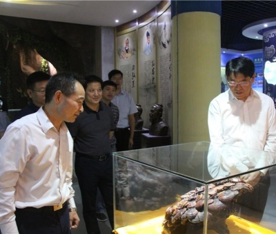 九江市委常委、副市長(zhǎng)張新龍蒞臨仙客來(lái)公司調(diào)研