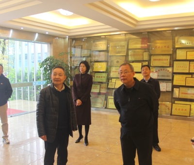 國家稅務(wù)總局九江市稅務(wù)局黨委副書記、副局長孫暉等領(lǐng)導(dǎo)蒞臨仙客來公司調(diào)研