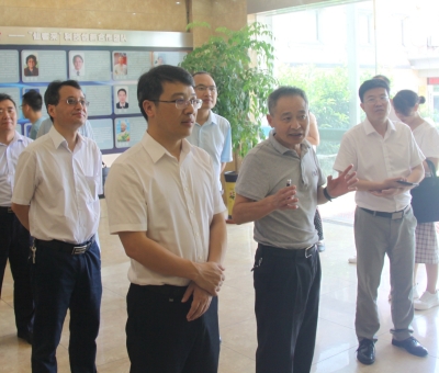 省委統戰(zhàn)部副部長、省社會主義學院黨組書記易軍一行蒞臨仙客來公司考察調研